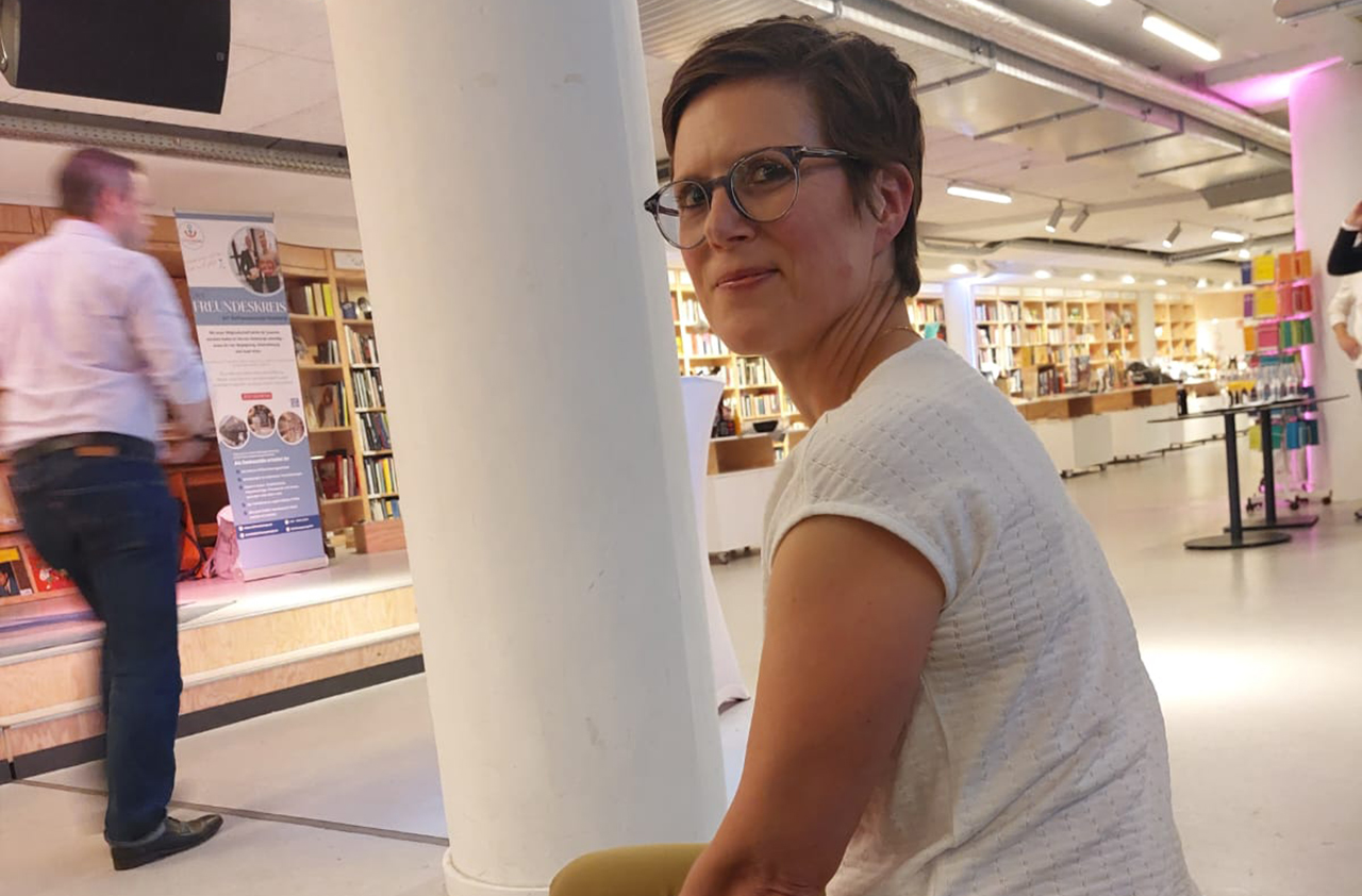 Frau Dr. Winterberg und Herr Dobbertin in der Rathauspassage